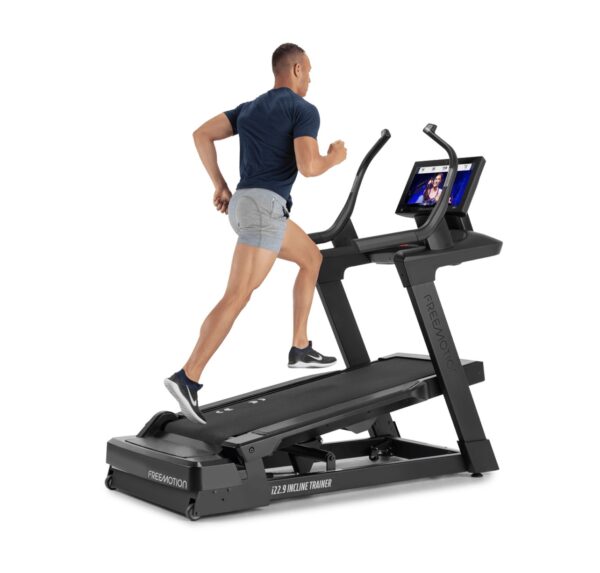 Freemotion i22.9 Incline Trainer - Image 7